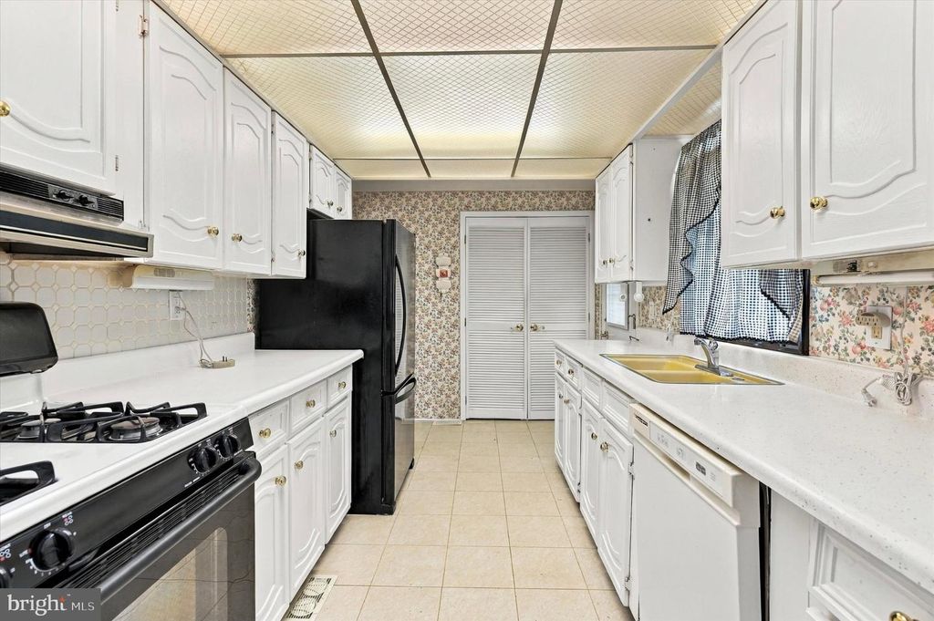 6 HOLLY DR, SICKLERVILLE, NJ 08081 — photo 5