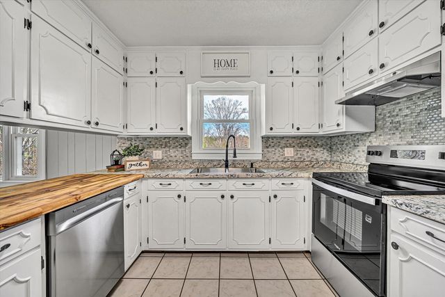731 BASSETT HEIGHTS RD, Bassett, VA 24055