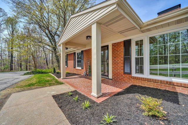 731 BASSETT HEIGHTS RD, Bassett, VA 24055