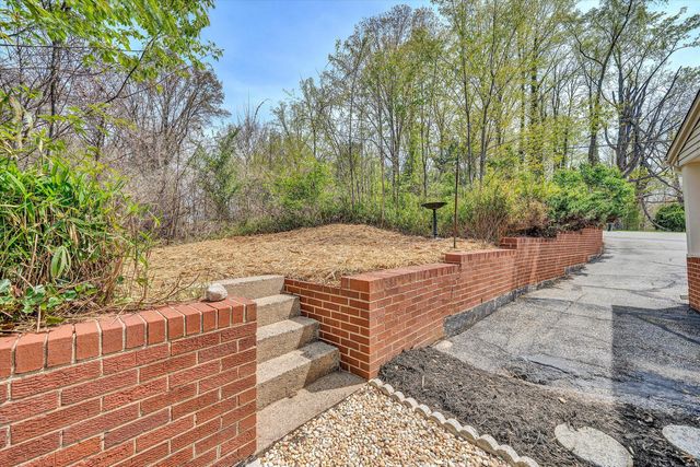 731 BASSETT HEIGHTS RD, Bassett, VA 24055