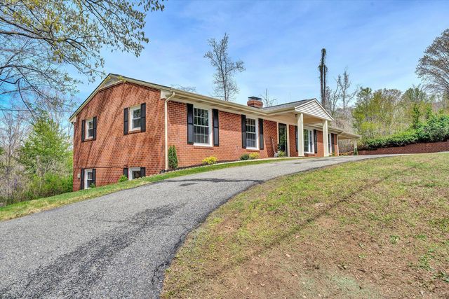 731 BASSETT HEIGHTS RD, Bassett, VA 24055