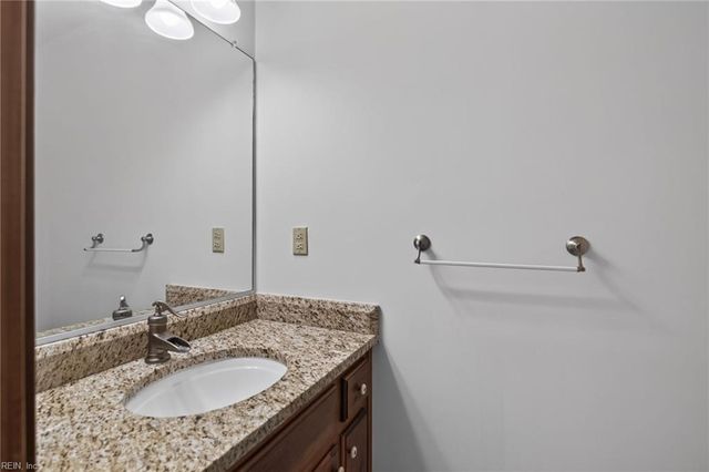 1416 Pine Grove LN, Chesapeake, VA 23321