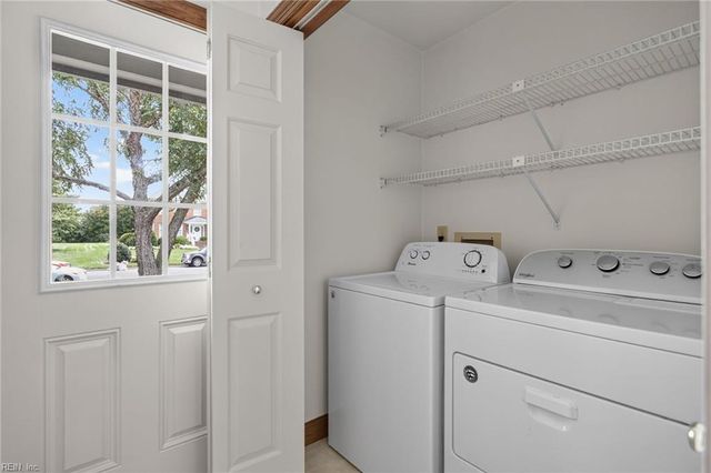1416 Pine Grove LN, Chesapeake, VA 23321