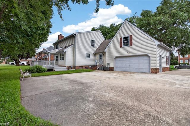 1416 Pine Grove LN, Chesapeake, VA 23321