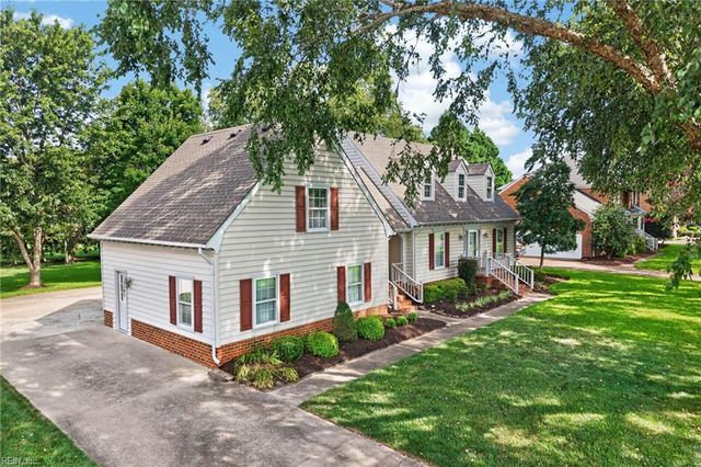 1416 Pine Grove LN, Chesapeake, VA 23321