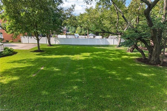 1416 Pine Grove LN, Chesapeake, VA 23321