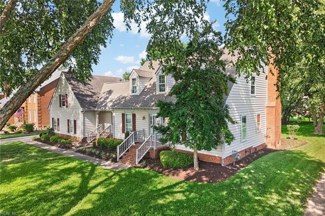 1416 Pine Grove LN, Chesapeake, VA 23321