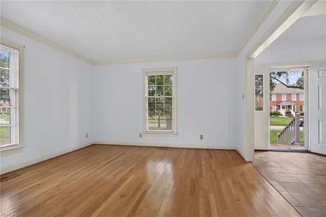 1416 Pine Grove LN, Chesapeake, VA 23321