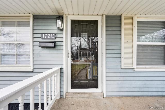 17213 Brady, Redford, MI 48240