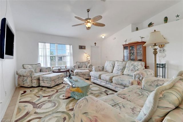 622 NE 12th ST, Cape Coral, FL 33909