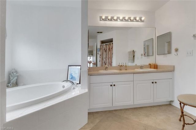 622 NE 12th ST, Cape Coral, FL 33909