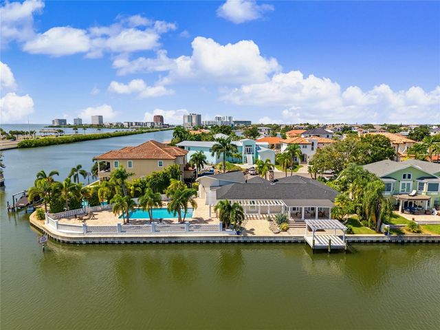 3905 FONTAINEBLEAU DRIVE, Tampa, FL 33634