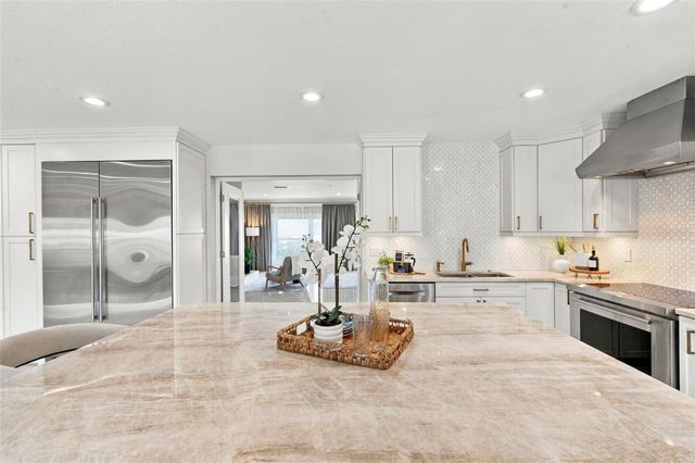3905 FONTAINEBLEAU DRIVE, Tampa, FL 33634