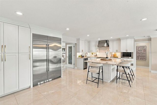 3905 FONTAINEBLEAU DRIVE, Tampa, FL 33634