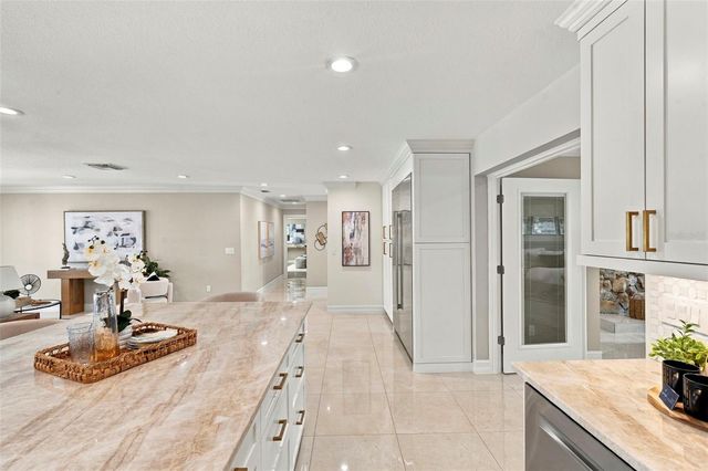 3905 FONTAINEBLEAU DRIVE, Tampa, FL 33634