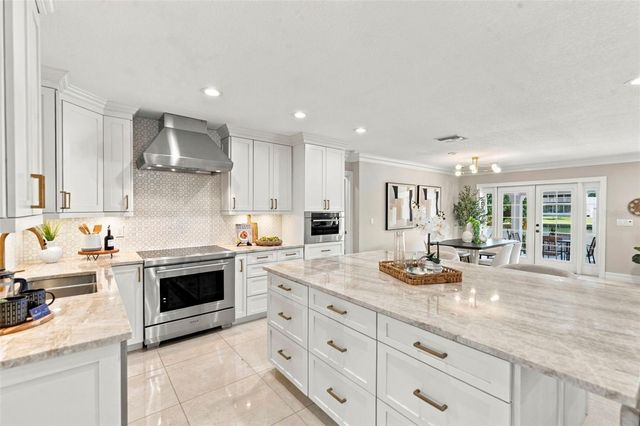 3905 FONTAINEBLEAU DRIVE, Tampa, FL 33634