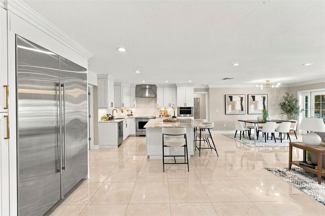 3905 FONTAINEBLEAU DRIVE, Tampa, FL 33634