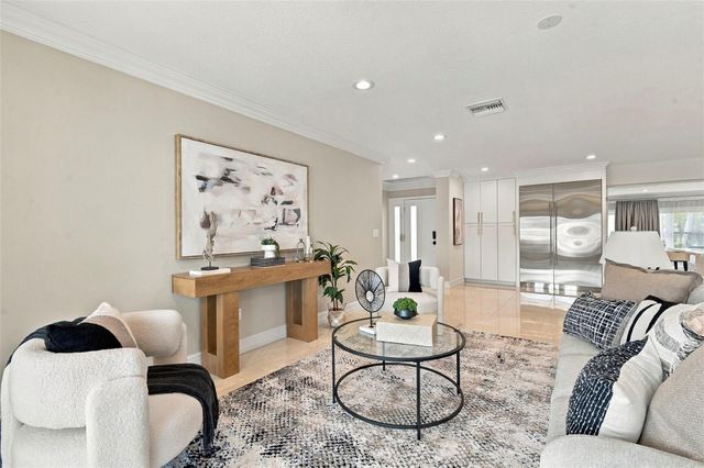 3905 FONTAINEBLEAU DRIVE, Tampa, FL 33634