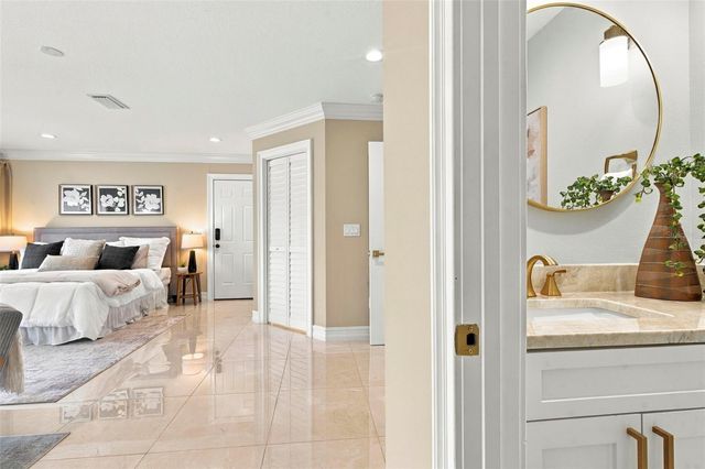 3905 FONTAINEBLEAU DRIVE, Tampa, FL 33634