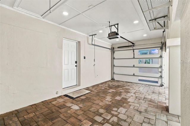 3905 FONTAINEBLEAU DRIVE, Tampa, FL 33634