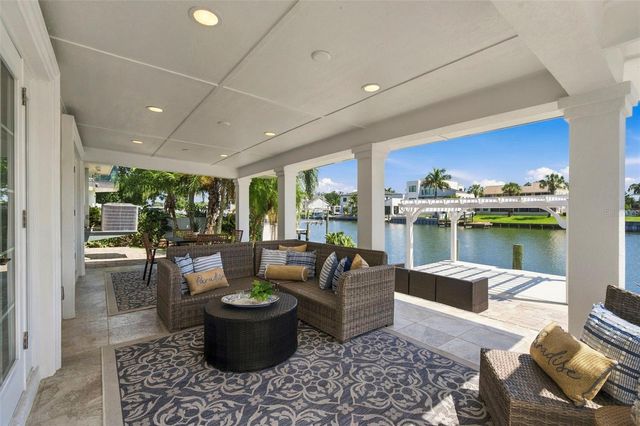 3905 FONTAINEBLEAU DRIVE, Tampa, FL 33634