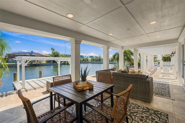 3905 FONTAINEBLEAU DRIVE, Tampa, FL 33634