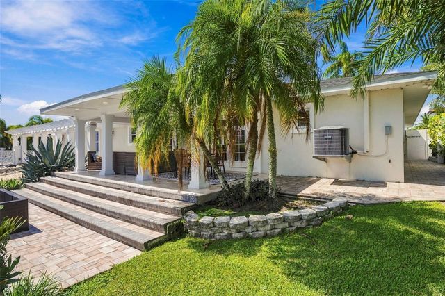 3905 FONTAINEBLEAU DRIVE, Tampa, FL 33634