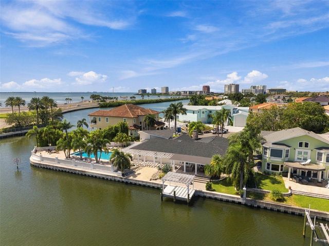 3905 FONTAINEBLEAU DRIVE, Tampa, FL 33634
