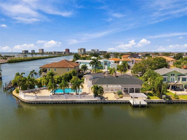 3905 FONTAINEBLEAU DRIVE, Tampa, FL 33634