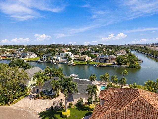 3905 FONTAINEBLEAU DRIVE, Tampa, FL 33634