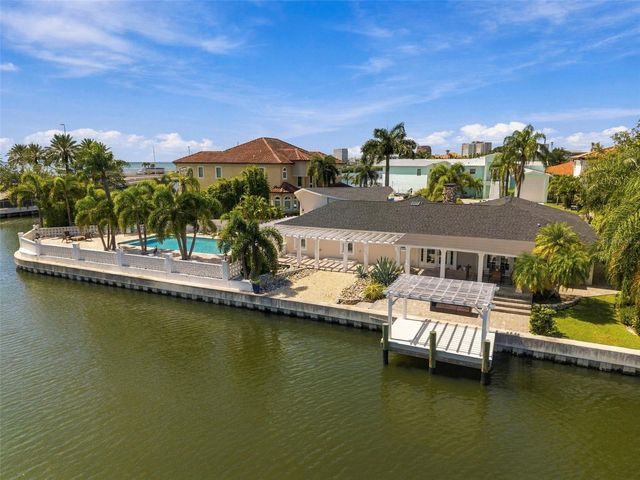 3905 FONTAINEBLEAU DRIVE, Tampa, FL 33634