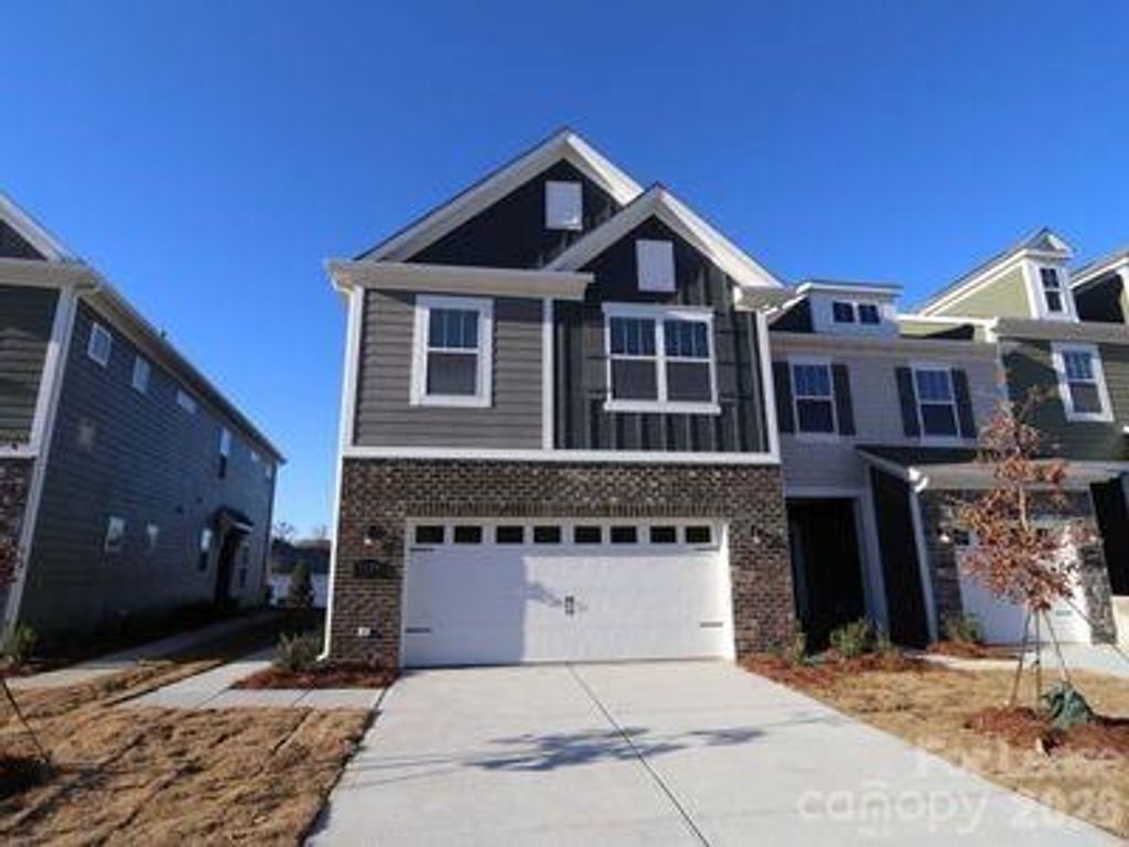 5034 Falstone Drive, Charlotte, NC 28269