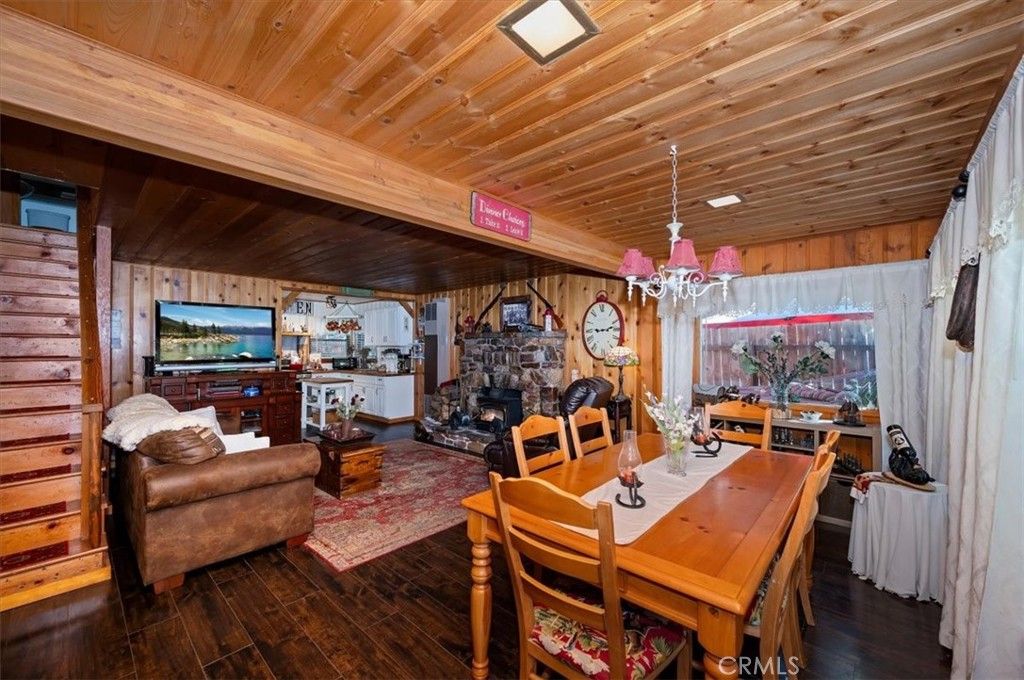 Image 11 of property listing at 39252 Mohawk, Fawnskin, CA 92333
