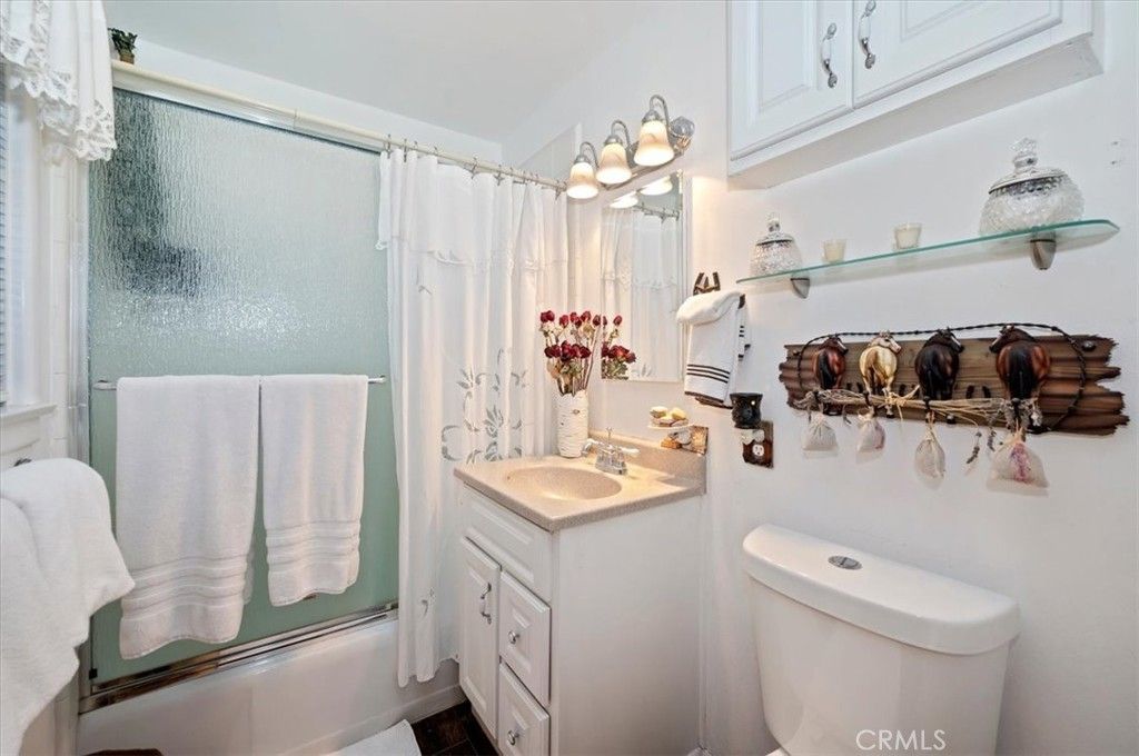 Image 17 of property listing at 39252 Mohawk, Fawnskin, CA 92333