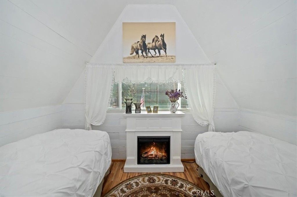 Image 20 of property listing at 39252 Mohawk, Fawnskin, CA 92333