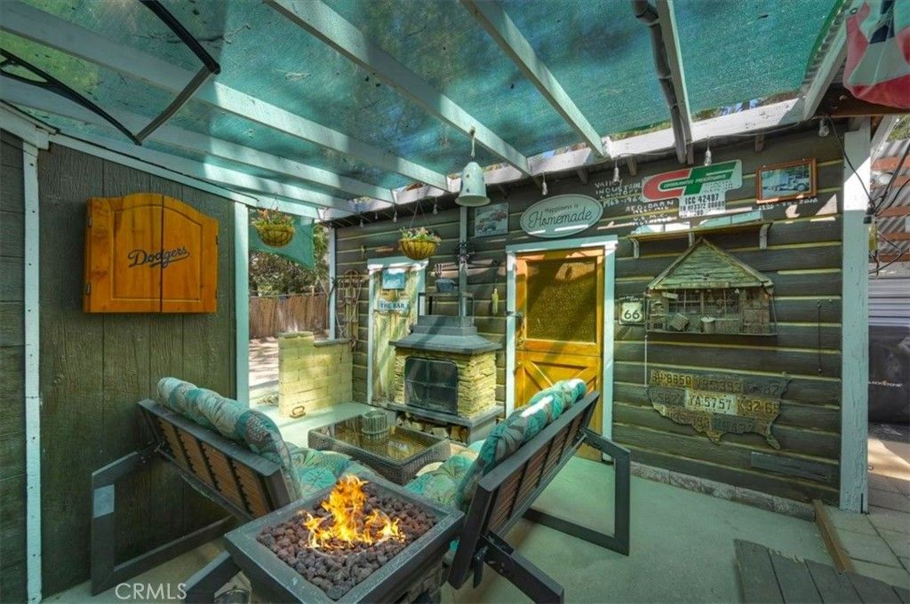 Image 6 of property listing at 39252 Mohawk, Fawnskin, CA 92333