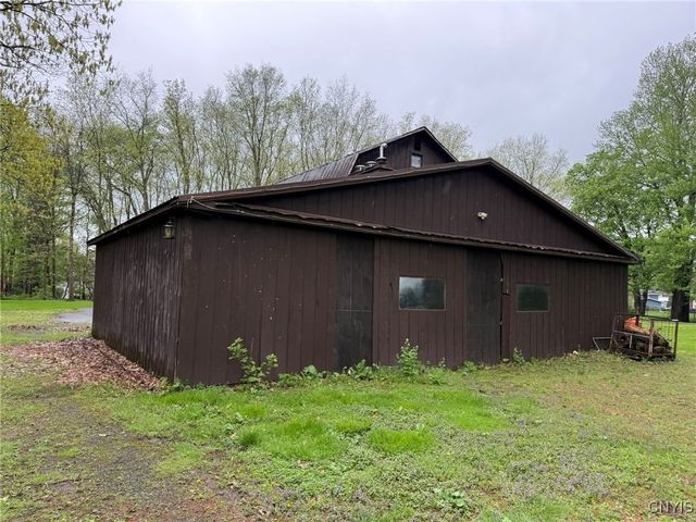 4050 Elmcrest Road, Salina, NY 13090
