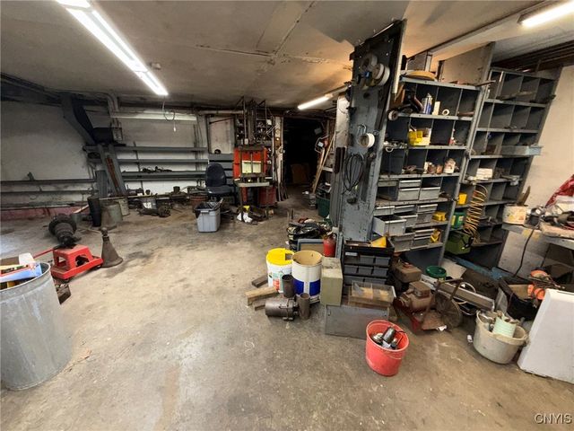 4050 Elmcrest Road, Salina, NY 13090