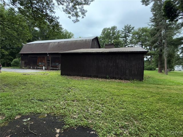 4050 Elmcrest Road, Salina, NY 13090