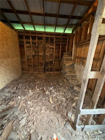 4050 Elmcrest Road, Salina, NY 13090