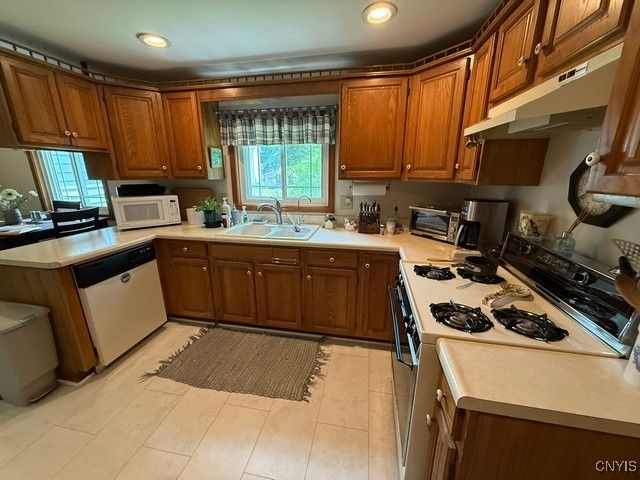 4050 Elmcrest Road, Salina, NY 13090