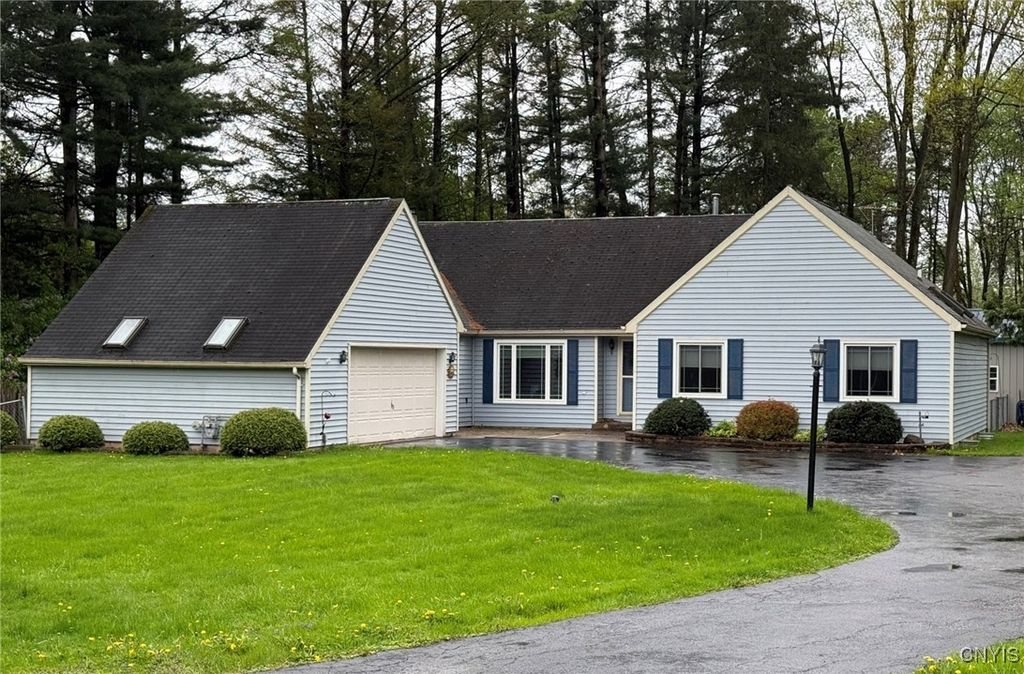 4050 Elmcrest Road, Salina, NY 13090