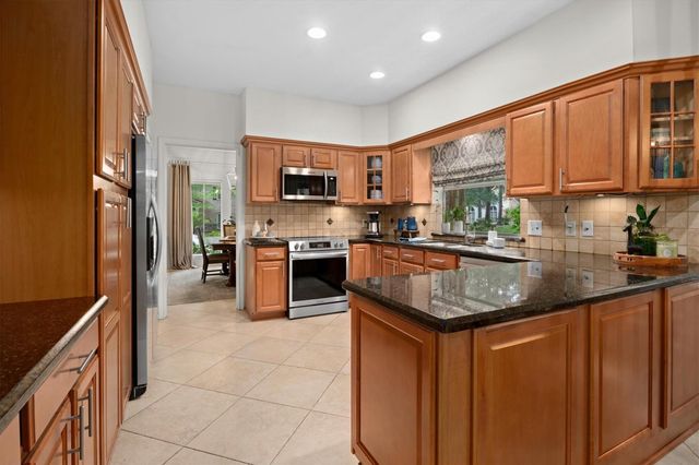 23 Tanager Trail, The Woodlands, TX 77381