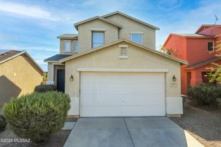 2083 S McConnell Drive, Tucson, AZ 85710