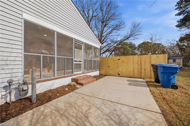 240 Driftwood RD, Virginia Beach, VA 23452