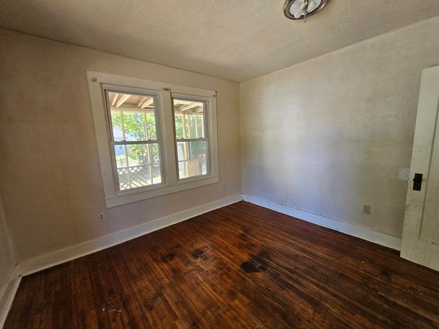 503 S West Street, Mt Vernon, MO 65712