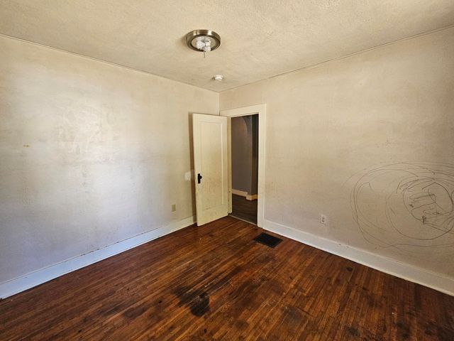 503 S West Street, Mt Vernon, MO 65712