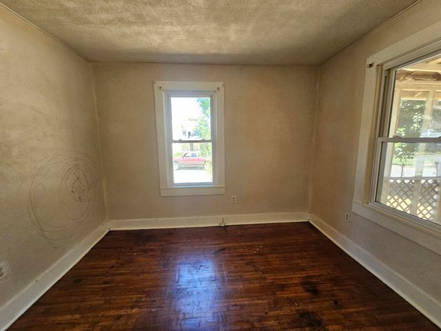 503 S West Street, Mt Vernon, MO 65712