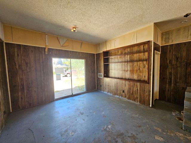 503 S West Street, Mt Vernon, MO 65712