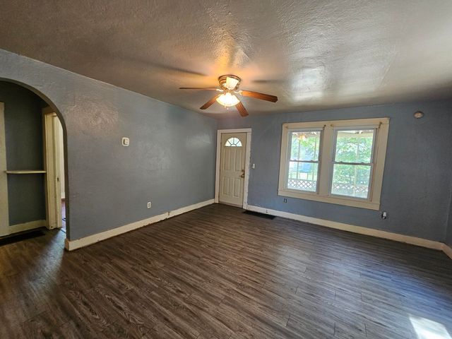 503 S West Street, Mt Vernon, MO 65712